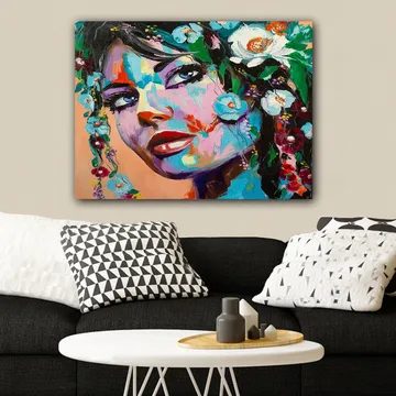 Canvastavla 70x100 cm - Färgstark porträttmålning av en kvinna med blommor i håret - Blå / Röd / Grön - Inredning - Tavlor & posters - Canvastavla