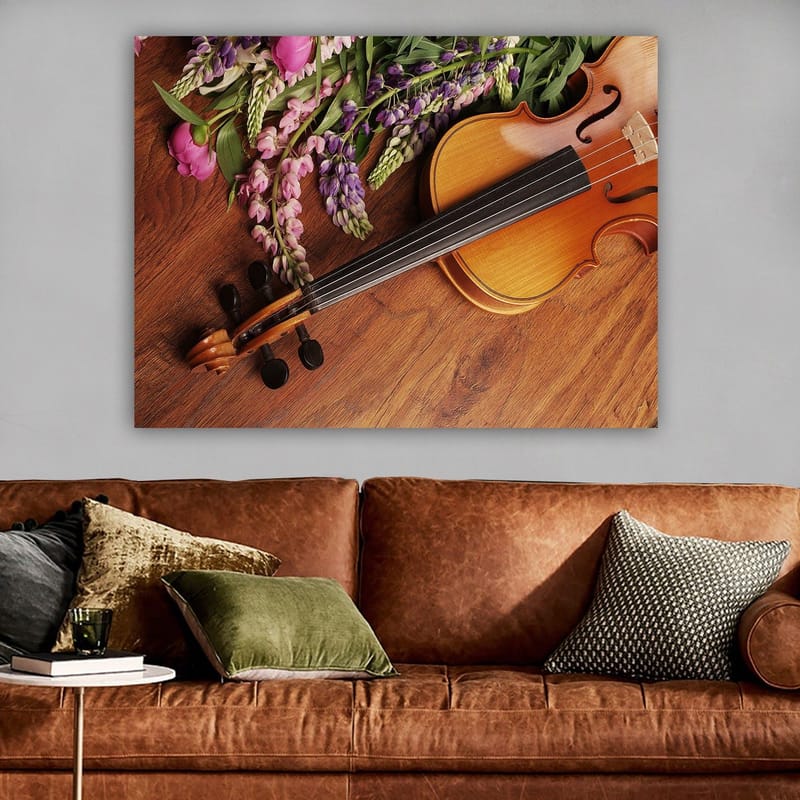 Canvastavla 70x100 cm - Fiol omgiven av färgglada blommor - Lila / Rosa / Brun - Inredning - Tavlor & posters - Canvastavla