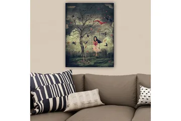 Canvastavla 70x100 cm - Flicka i en rosa klänning svänger från ett träd i en drömlik miljö med fåglar som svävar omkring henne - Mörkgrön / Röd / Rosa - Inredning - Tavlor & posters - Canvastavla