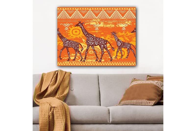 Canvastavla 70x100 cm - Fyra giraffer i en färgglad och stiliserad design - Orange / Brun / Vit - Inredning - Tavlor & posters - Canvastavla