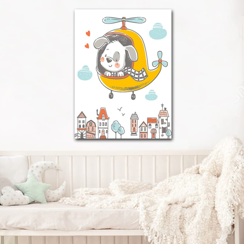 Canvastavla 70x100 cm - Glad hund som flyger i en gul helikopter över en stad med färgglada hus - Gul / Grå / Blå - Inredning - Tavlor & posters - Canvastavla