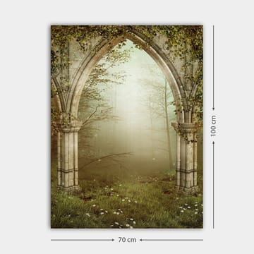 Canvastavla 70x100 cm - Gotisk portal omgiven av grönska och dimma i en mystisk skogsmiljö - Grå / Grön / Beige - Inredning - Tavlor & posters - Canvastavla