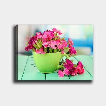 Canvastavla 70x100 cm - Grön kopp fylld med rosa blommor - Grön / Rosa - Inredning - Tavlor & posters - Canvastavla