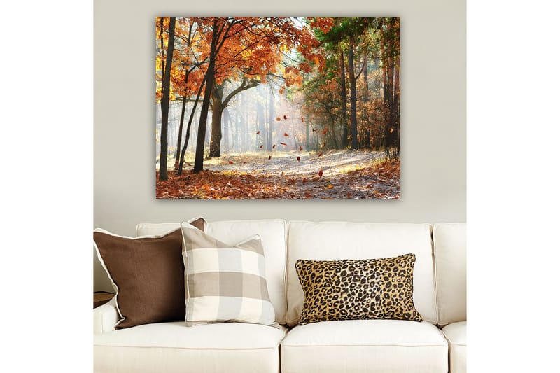 Canvastavla 70x100 cm - Höstskogslandskap med fallande löv i varma färger - Orange / Brun / Grön - Inredning - Tavlor & posters - Canvastavla