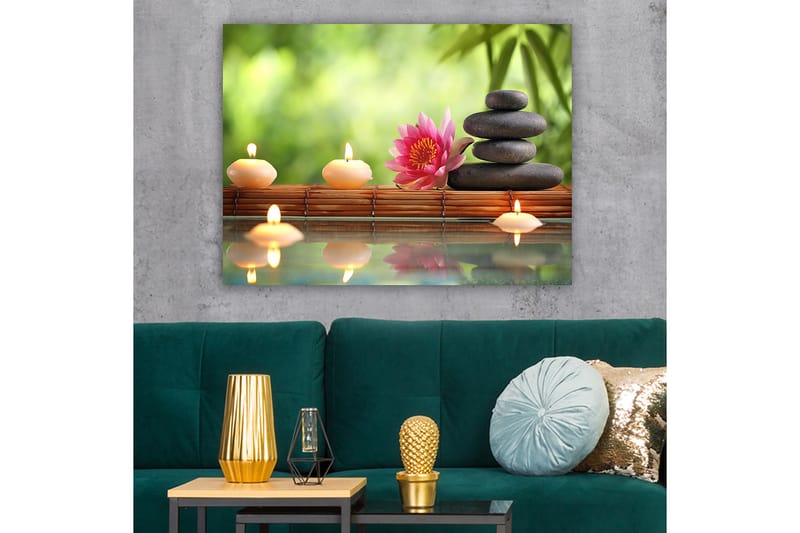 Canvastavla 70x100 cm - Harmonisk sammansättning av stenar, en lotusblomma och ljus som skapar en lugn och avkopplande atmosfär - Rosa / Svart / Beige - Inredning - Tavlor & posters - Canvastavla