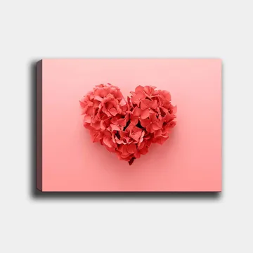 Canvastavla 70x100 cm - Hjärtformad komposition av blommor i en romantisk och lekfull stil - Korallröd / Ljusrosa - Inredning - Tavlor & posters - Canvastavla
