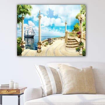 Canvastavla 70x100 cm - Idyllisk havsutsikt med en segelbåt, omgiven av pelare och grönska - Blå / Grön / Beige - Inredning - Tavlor & posters - Canvastavla