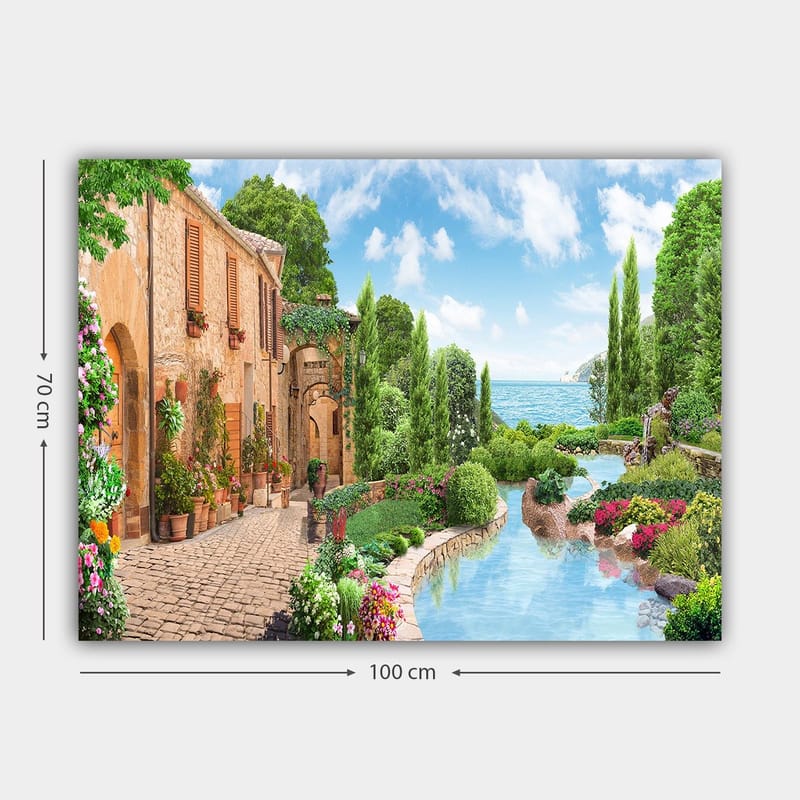 Canvastavla 70x100 cm - Idyllisk landsby med blommor, träd och en glittrande sjö i bakgrunden - Grön / Blå / Terrakotta - Inredning - Tavlor & posters - Canvastavla