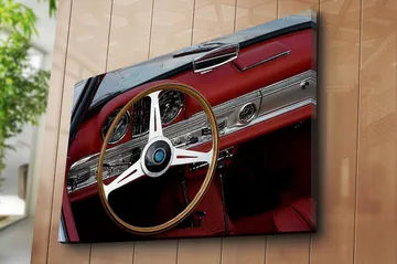 Canvastavla 70x100 cm - Klassisk bilinteriör med fokus på ratten och instrumentpanelen - Röd / Silver / Svart - Inredning - Tavlor & posters - Canvastavla