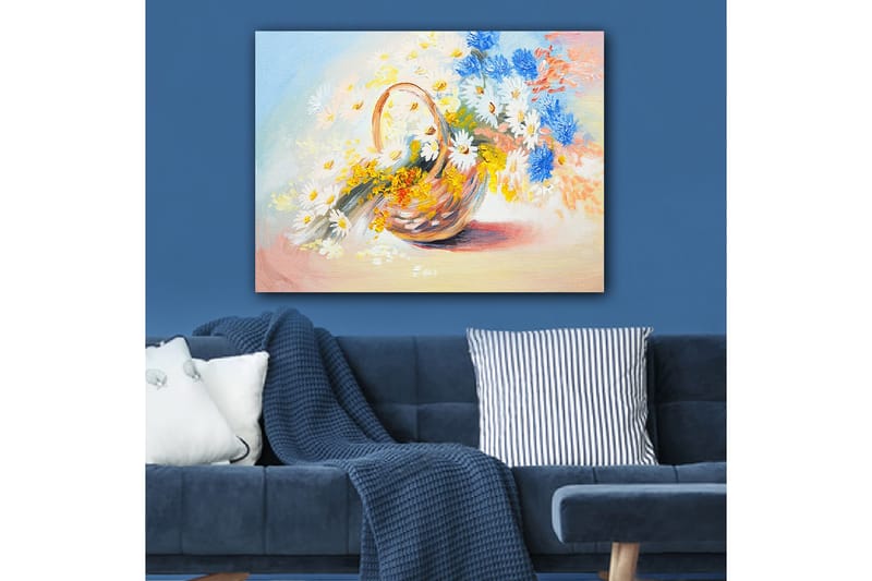 Canvastavla 70x100 cm - Korg fylld med färgglada blommor - Blå / Vit / Gul - Inredning - Tavlor & posters - Canvastavla