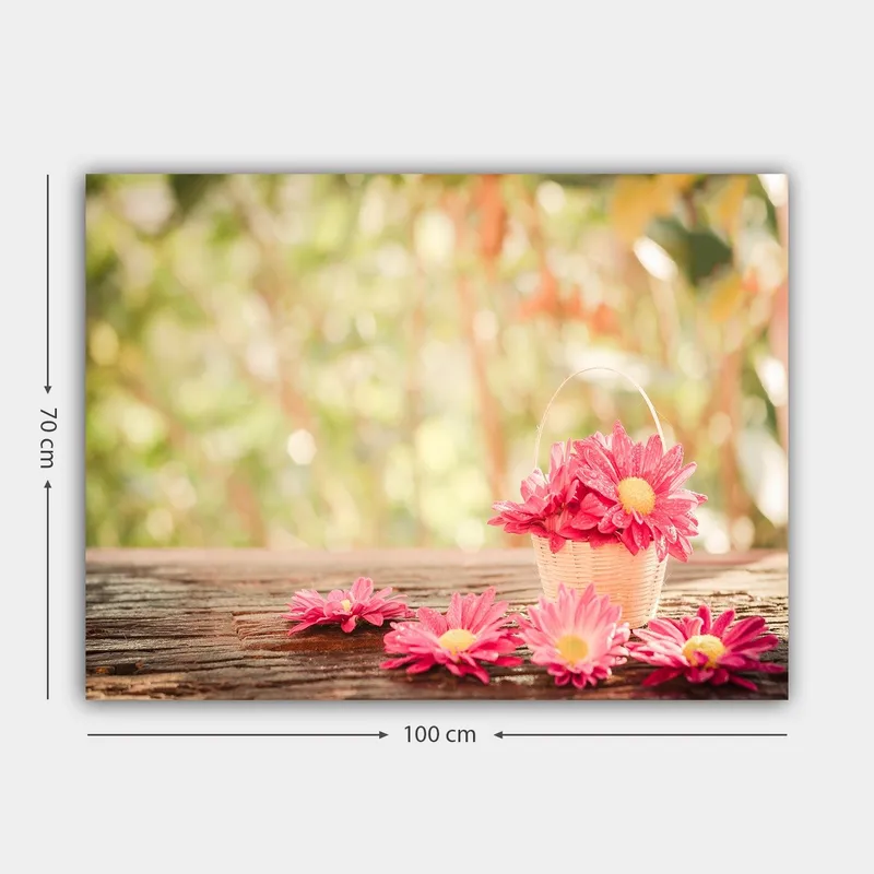 Canvastavla 70x100 cm - Korg fylld med rosa blommor på en träyta - Rosa / Gult / Brunt - Inredning - Tavlor & posters - Canvastavla