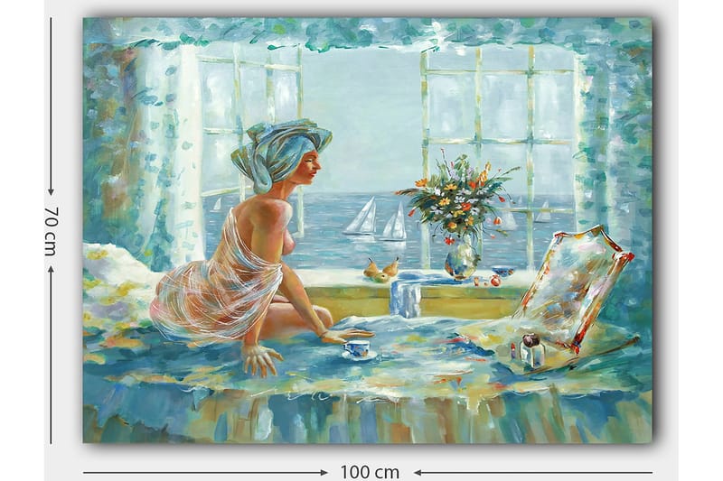 Canvastavla 70x100 cm - Kvinna i en ljus och luftig miljö, sittande vid ett fönster med utsikt över havet - Blå / Grön / Beige - Inredning - Tavlor & posters - Canvastavla