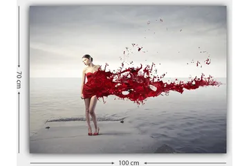 Canvastavla 70x100 cm - Kvinna i röd klänning som ser ut att släppa ifrån sig en färgsprutande rörelse - Röd / Beige - Inredning - Tavlor & posters - Canvastavla
