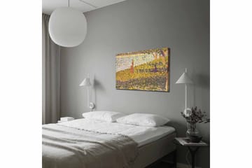 Canvastavla 70x100 cm - Kvinna i röd klänning som står på en blomstrande äng vid en sjö - Gult / Lila / Grönt - Inredning - Tavlor & posters - Canvastavla