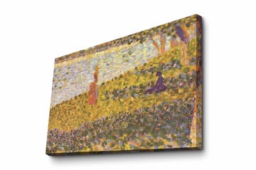 Canvastavla 70x100 cm - Kvinna i röd klänning som står på en blomstrande äng vid en sjö - Gult / Lila / Grönt - Inredning - Tavlor & posters - Canvastavla