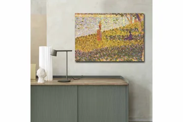 Canvastavla 70x100 cm - Kvinna i röd klänning som står på en blomstrande äng vid en sjö - Gult / Lila / Grönt - Inredning - Tavlor & posters - Canvastavla