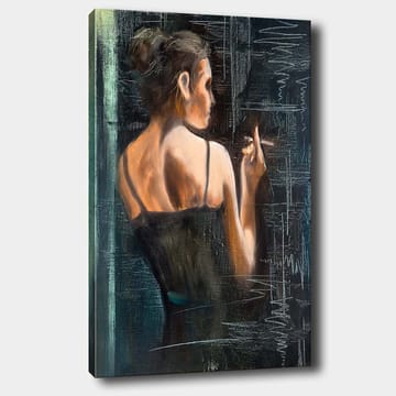 Canvastavla 70x100 cm - Kvinna i svart klänning som står med ryggen mot betraktaren och håller en cigarett - Mörkblå / Beige / Svart - Inredning - Tavlor & posters - Canvastavla