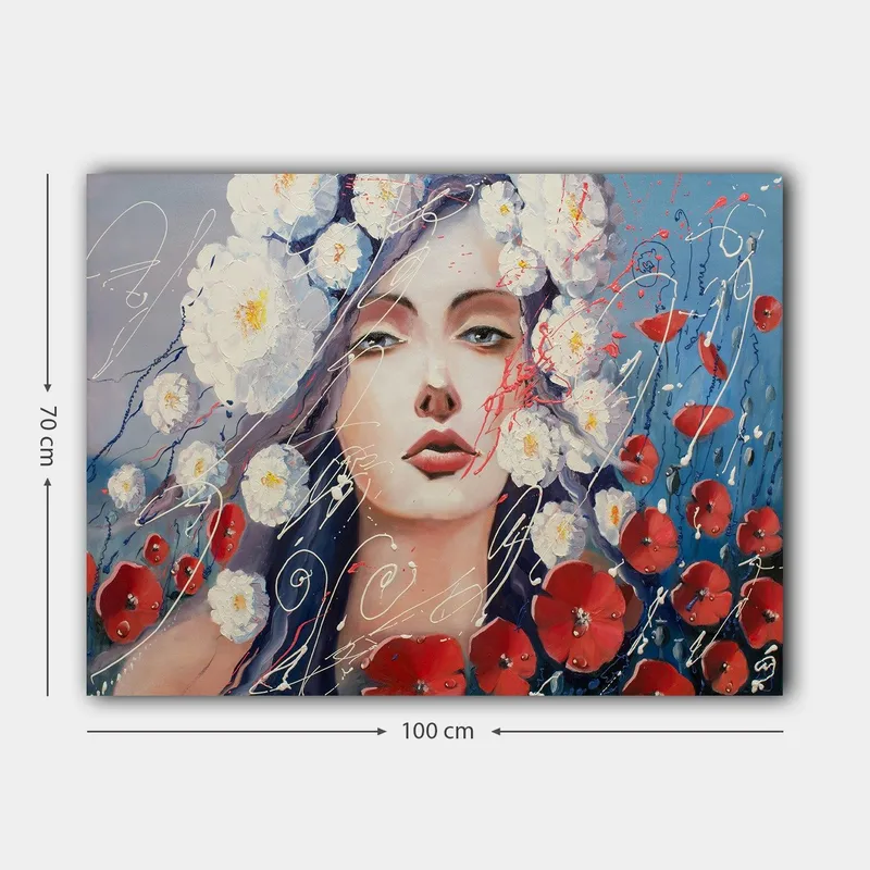 Canvastavla 70x100 cm - Kvinna med blommor i håret, omgiven av röda blommor och en blå bakgrund - Vit / Röd / Blå - Inredning - Tavlor & posters - Canvastavla