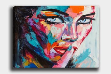 Canvastavla 70x100 cm - Kvinna med en mystisk blick som håller ett finger mot läpparna i en tyst gest - Blå / Röd / Orange - Inredning - Tavlor & posters - Canvastavla