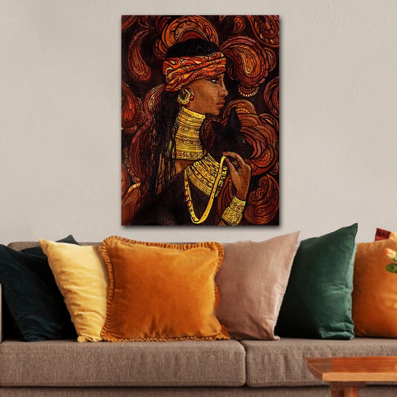 Canvastavla 70x100 cm - Kvinna med ett svart djur, omgiven av svängande mönster i varma färger - Röd / Orange / Svart - Inredning - Tavlor & posters - Canvastavla