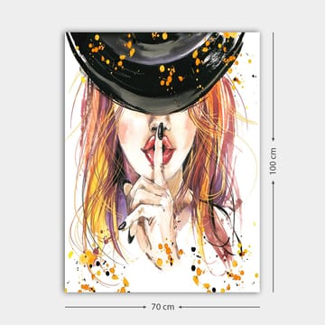 Canvastavla 70x100 cm - Kvinna med rödaktigt hår som håller ett finger mot läpparna i en tystnadsgest - Röd / Svart / Orange - Inredning - Tavlor & posters - Canvastavla