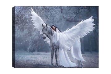 Canvastavla 70x100 cm - Kvinna med vingar som omfamnar ett grått häst med stora vita vingar - Vitt / Grått / Ljusblått - Inredning - Tavlor & posters - Canvastavla