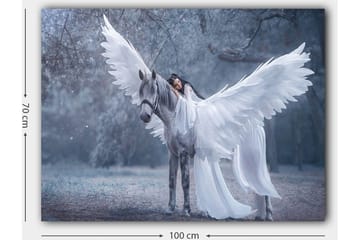 Canvastavla 70x100 cm - Kvinna med vingar som omfamnar ett grått häst med stora vita vingar - Vitt / Grått / Ljusblått - Inredning - Tavlor & posters - Canvastavla