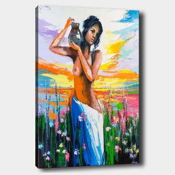 Canvastavla 70x100 cm - Kvinna som bär en kruka, omgiven av blommor och en färgsprakande himmel vid solnedgången - Orange / Blå / Grön - Inredning - Tavlor & posters - Canvastavla
