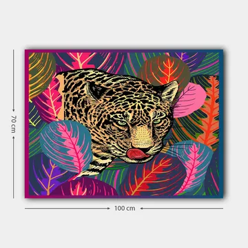 Canvastavla 70x100 cm - Leopard som smyger genom färgglada tropiska växter - Grön / Rosa / Gul - Inredning - Tavlor & posters - Canvastavla
