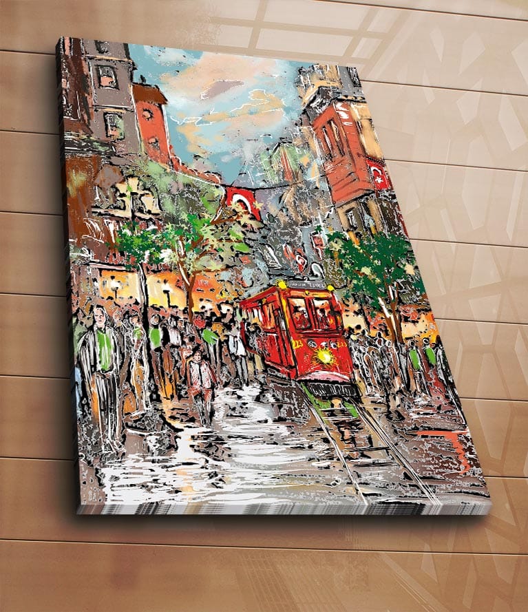 Canvastavla 70x100 cm - Livlig stadsbild med en röd spårvagn som färdas genom en regnig gata, omgiven av människor och träd - Röd / Grön / Brun - Inredning - Tavlor & posters - Canvastavla