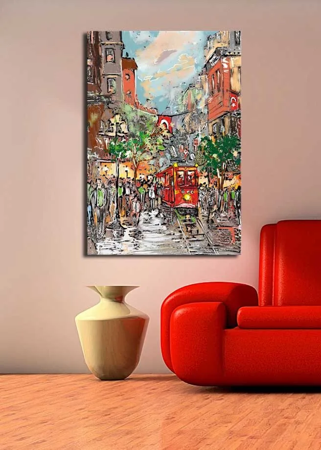 Canvastavla 70x100 cm - Livlig stadsbild med en röd spårvagn som färdas genom en regnig gata, omgiven av människor och träd - Röd / Grön / Brun - Inredning - Tavlor & posters - Canvastavla