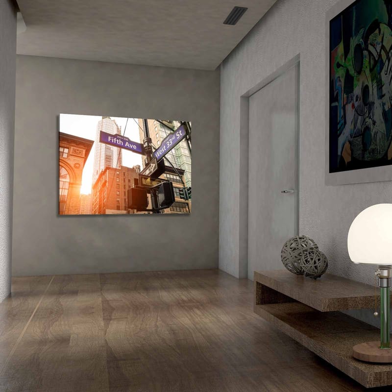 Canvastavla 70x100 cm - Livlig stadsbild med vägskyltar på en korsning i en storstad - Blå / Brun / Grön - Inredning - Tavlor & posters - Canvastavla