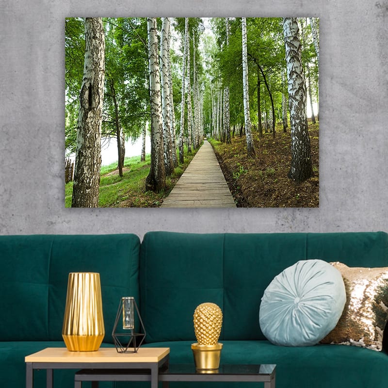 Canvastavla 70x100 cm - Lugn skogsväg omgiven av björkar och grönskande vegetation - Grön / Vit / Brun - Inredning - Tavlor & posters - Canvastavla