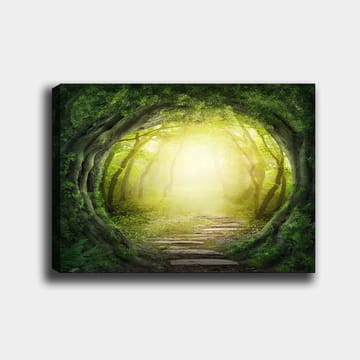 Canvastavla 70x100 cm - Magisk skogsgång med ljus som strålar genom trädens grönska - Grön / Ljusgul - Inredning - Tavlor & posters - Canvastavla