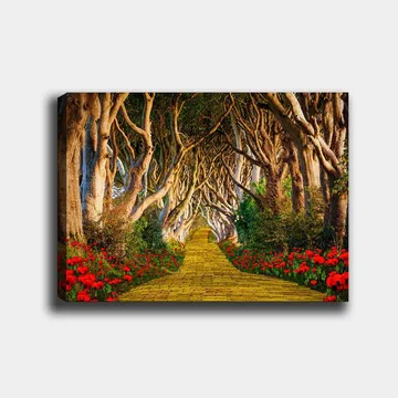 Canvastavla 70x100 cm - Magisk väg kantad av blommor som leder genom en tunnel av träd - Gult / Grönt / Rött - Inredning - Tavlor & posters - Canvastavla