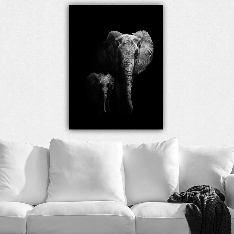 Canvastavla 70x100 cm - Majestätisk elefant och en kalv som framhäver deras relation i en dramatisk svartvit komposition - Svart / Grå - Inredning - Tavlor & posters - Canvastavla