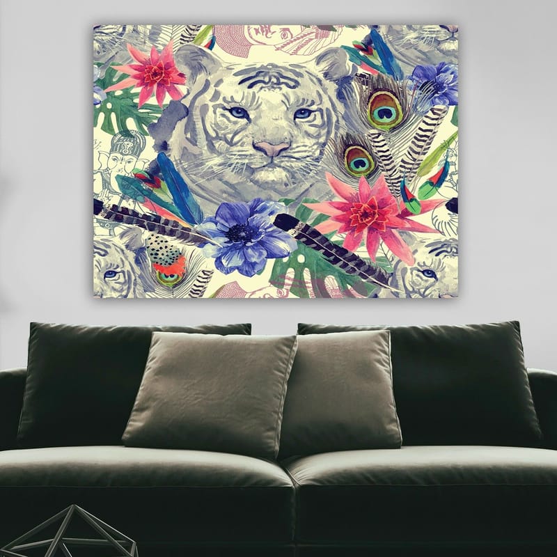 Canvastavla 70x100 cm - Majestätisk vit tiger omgiven av färgglada blommor och fjädrar - Vit / Grön / Rosa - Inredning - Tavlor & posters - Canvastavla