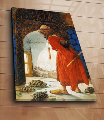 Canvastavla 70x100 cm - Man i röd klädnad som står vid en dörröppning och betraktar sköldpaddor på golvet - Röd / Blå / Beige - Inredning - Tavlor & posters - Canvastavla