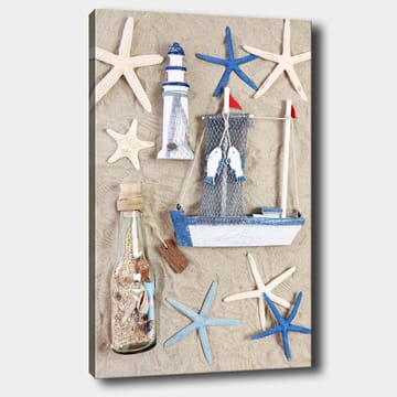 Canvastavla 70x100 cm - Maritim komposition med en båt, en fyr och sjöstjärnor - Blå / Vit / Beige - Inredning - Tavlor & posters - Canvastavla