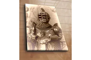 Canvastavla 70x100 cm - Medeltida riddare i rustning med ett karakteristiskt hjälmdesign - Silver / Grå / Brunt - Inredning - Tavlor & posters - Canvastavla