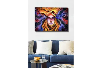 Canvastavla 70x100 cm - Mystisk kvinna med flödande hår som sträcker sig ut i en stjärnklar himmel - Orange / Lila / Guld - Inredning - Tavlor & posters - Canvastavla