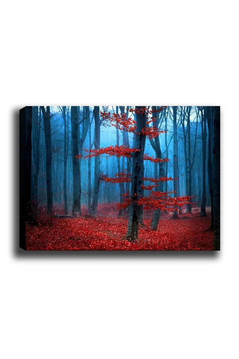 Canvastavla 70x100 cm - Mystisk skog med ett ensamt rött träd i en dimmig omgivning, Röd / Blå