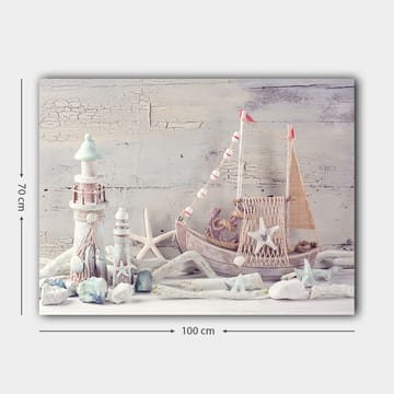 Canvastavla 70x100 cm - Nautisk komposition med en båt, sjöstjärnor och lanternor i en maritim stil - Blå / Vit / Beige - Inredning - Tavlor & posters - Canvastavla