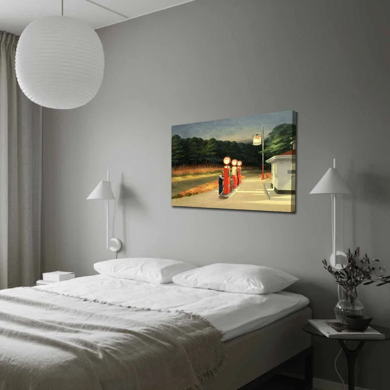 Canvastavla 70x100 cm - Nostalgisk bensinstation med vintage pumpar i en naturskön miljö, Röd / Grön / Blå