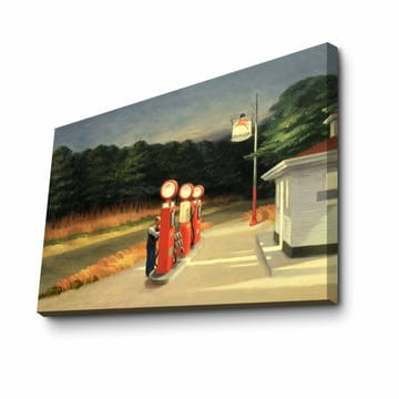 Canvastavla 70x100 cm - Nostalgisk bensinstation med vintage pumpar i en naturskön miljö - Röd / Grön / Blå - Inredning - Tavlor & posters - Canvastavla