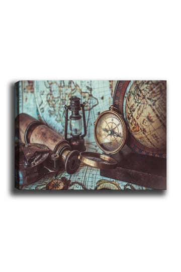 Canvastavla 70x100 cm - Nostalgisk samling av navigationsverktyg och en gammal karta - Brun / Guld / Grön - Inredning - Tavlor & posters - Canvastavla