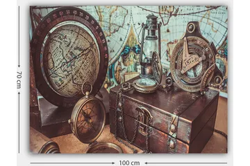 Canvastavla 70x100 cm - Nostalgisk samling av navigationsverktyg och en glob som framhäver äventyr och upptäcktsresande - Brunt / Guld / Blått - Inredning - Tavlor & posters - Canvastavla