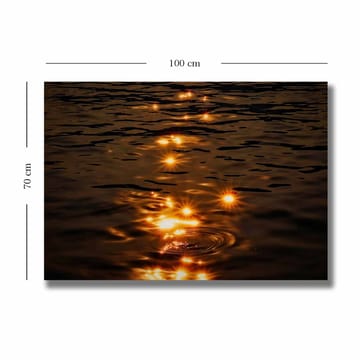 Canvastavla 70x100 cm - Reflektioner av solens ljus på en stilla vattenyta - Guld / Mörkbrun - Inredning - Tavlor & posters - Canvastavla