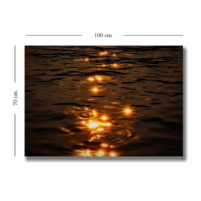 Canvastavla 70x100 cm - Reflektioner av solens ljus på en stilla vattenyta - Guld / Mörkbrun - Inredning - Tavlor & posters - Canvastavla