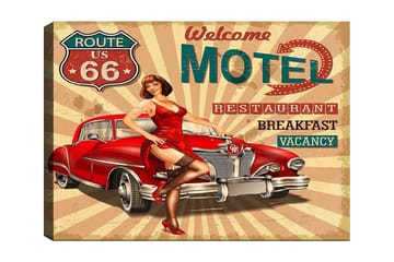 Canvastavla 70x100 cm - Retroinspirerad affisch med en kvinna i röd klänning som poserar vid en klassisk röd bil - Röd / Svart / Beige - Inredning - Tavlor & posters - Canvastavla